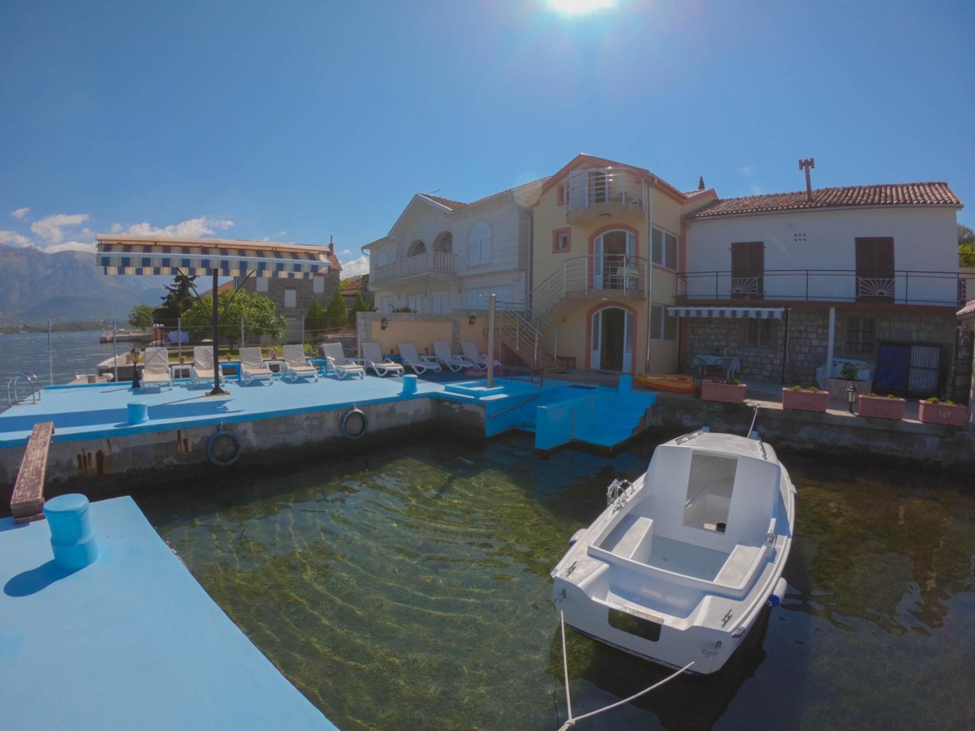 Porto Del Sole Apartments Tivat Exterior photo