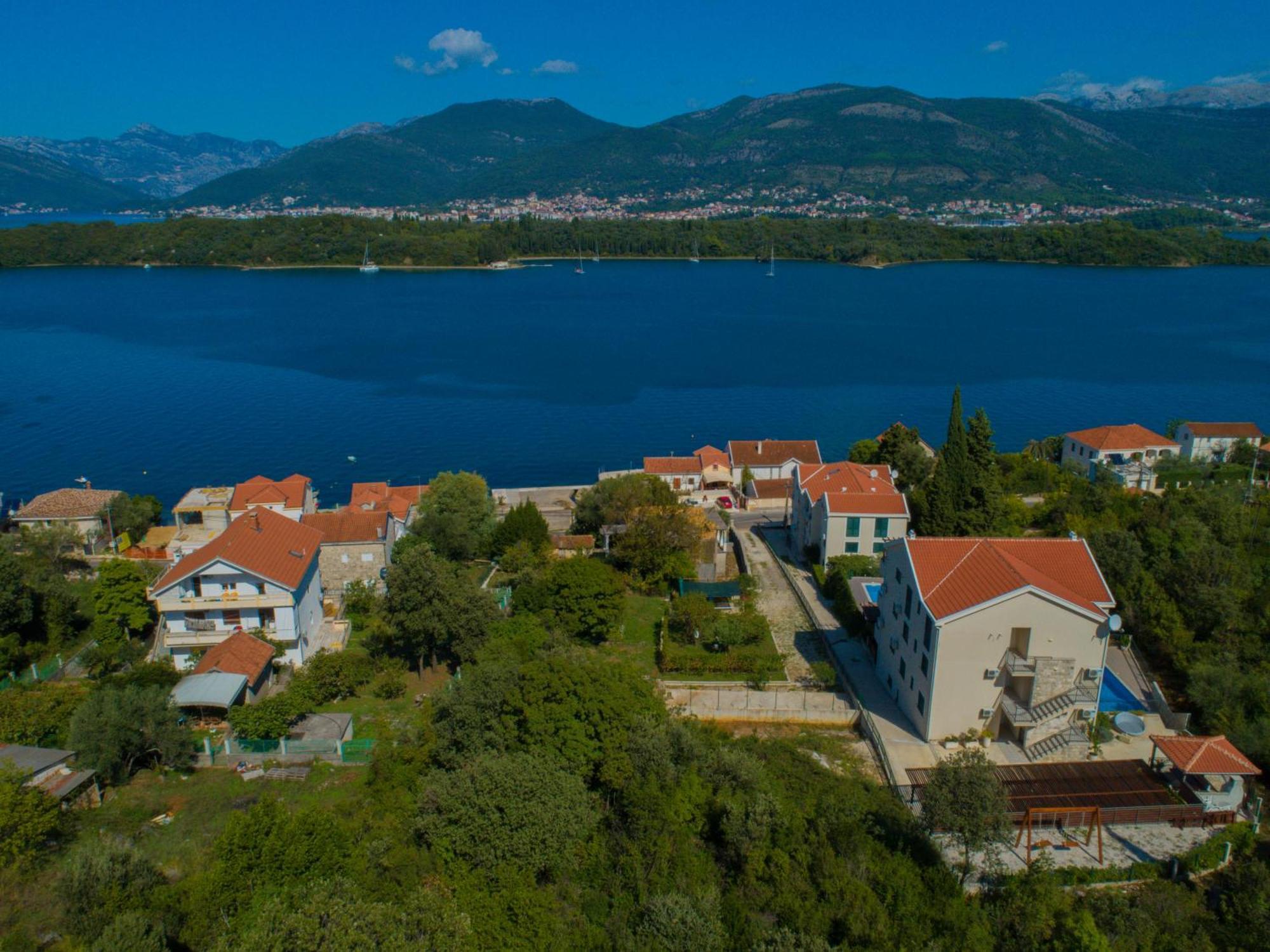 Porto Del Sole Apartments Tivat Exterior photo