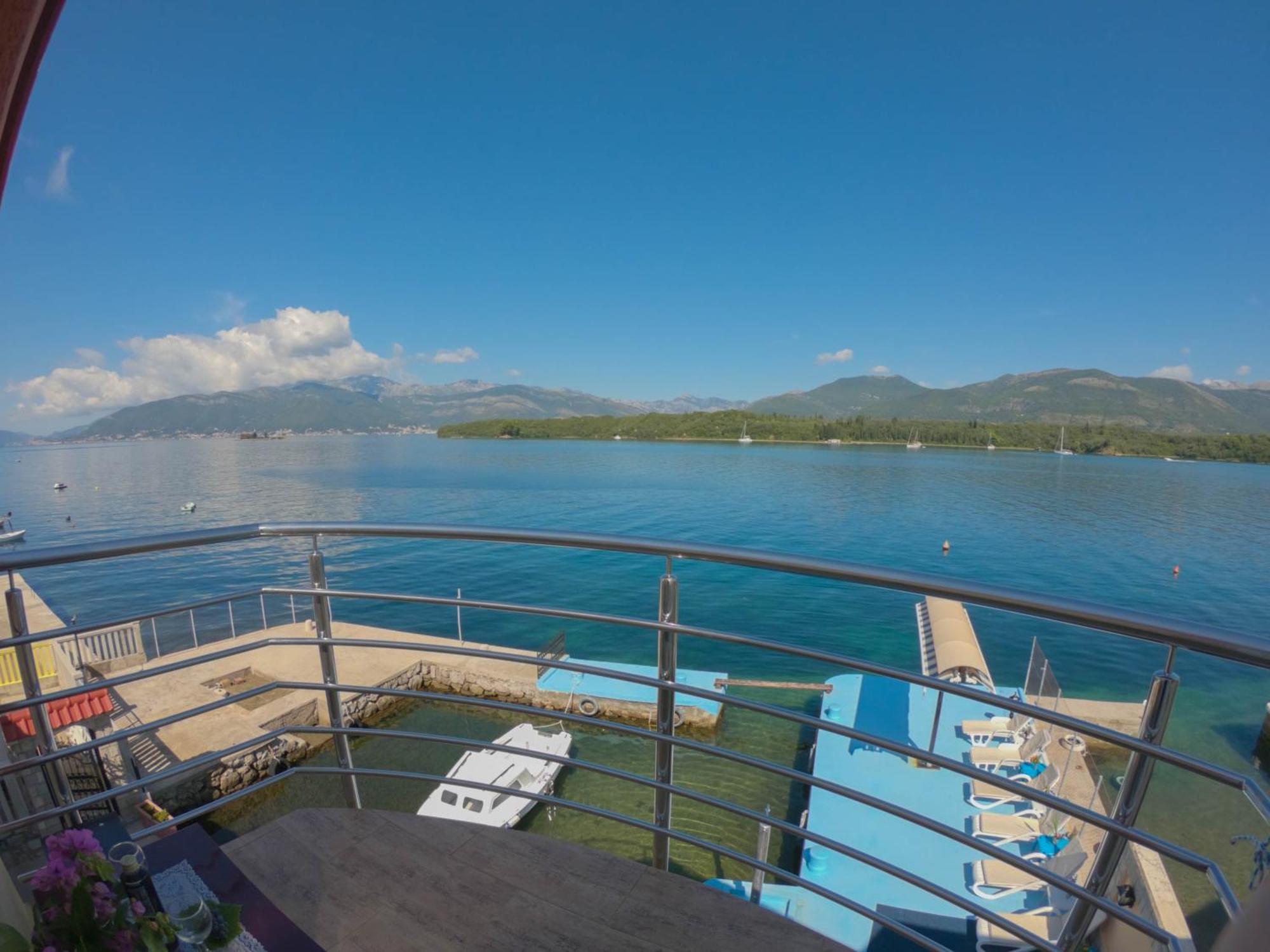 Porto Del Sole Apartments Tivat Exterior photo