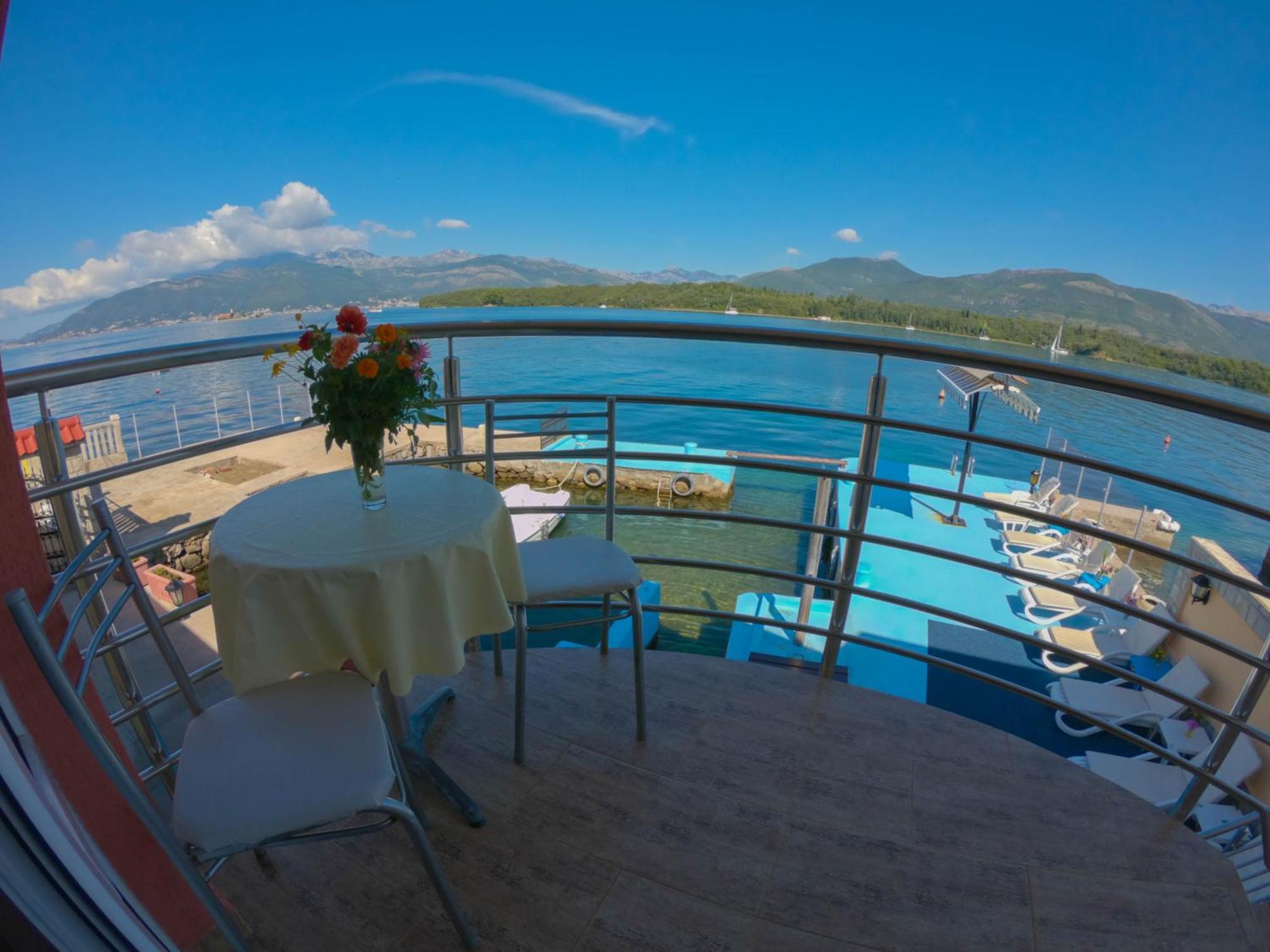 Porto Del Sole Apartments Tivat Exterior photo